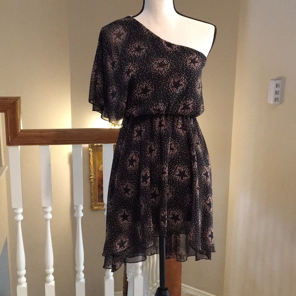 Perfect little dress for a fun night out ladies!